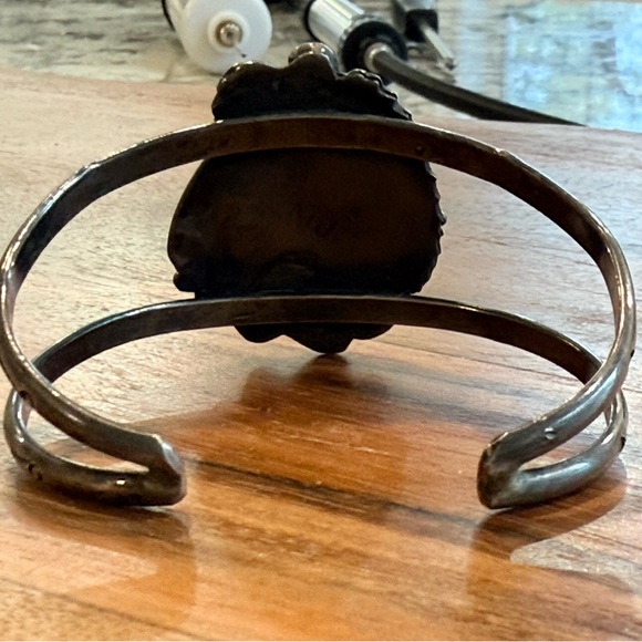 Vintage Native Nila Johnson (NJ) Malachite Sterling Silver Navajo cuff bracelet - Picture 5 of 9